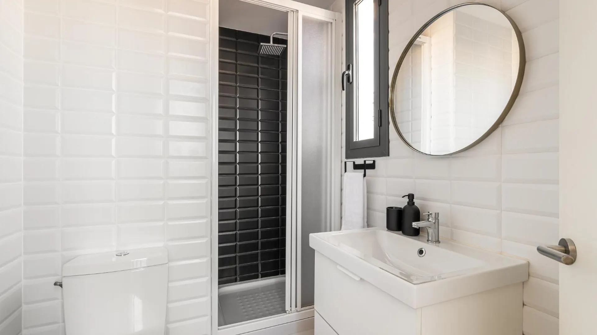 Sagrada Familia Apartment By Olala Homes Barcelona
